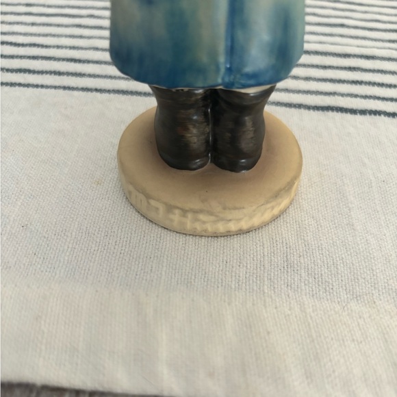 🌿💕 M.I. Hummel Goebel #119 Postman - Picture 6 of 8